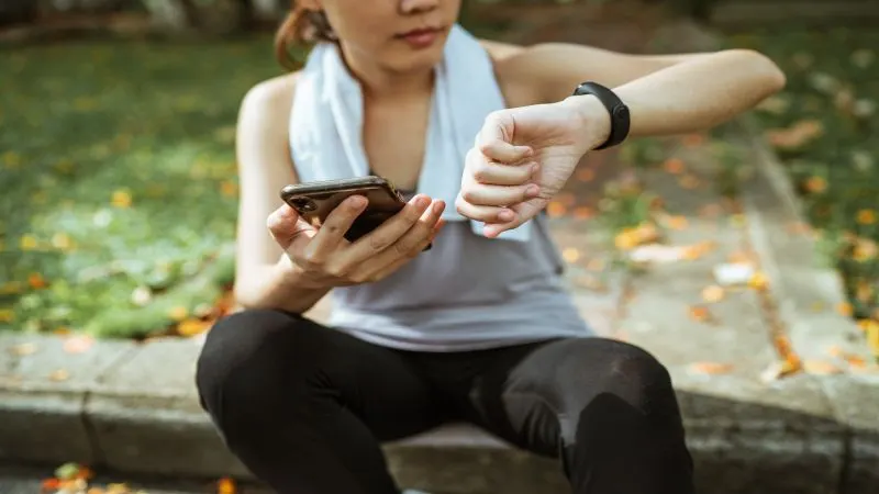 Leg Trackers vs Smartwatches